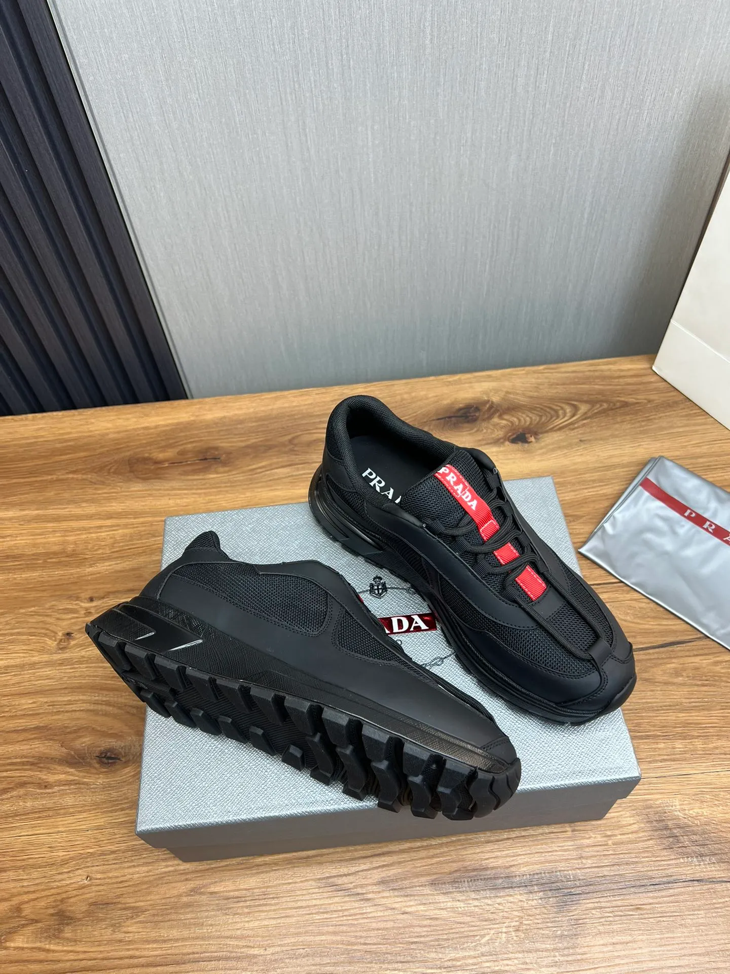 Men's shoes 💰540💰 [PRADA] Men's shoes are popular in the counter, official website is synchronized, 1 high-quality shipment ✔️Original fly-woven cowhide + cowhide lining, 1🆚1 replica, original sole, 38-45 (45 customized, non-refundable)